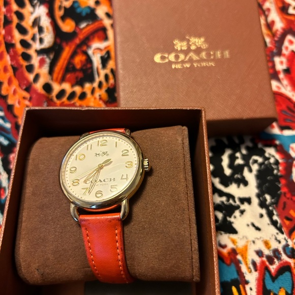 Coach Watch - Picture 1 of 2
